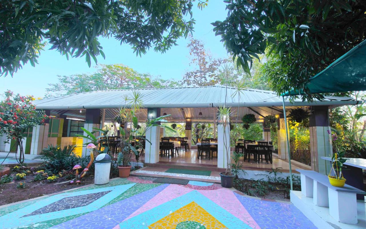 Hotel Anil Farmhouse Gir Jungle Resort Gírský les Exteriér fotografie